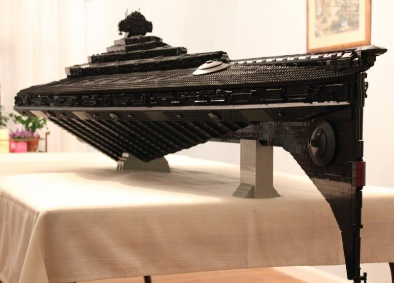Illustration for article titled Eclipse Class Star Destroyer In Lego